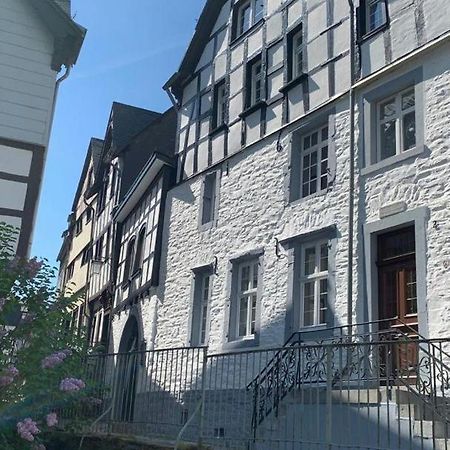 Manoir -1654- Historisch Schlafen In Monschaus Altstadt ภายนอก รูปภาพ